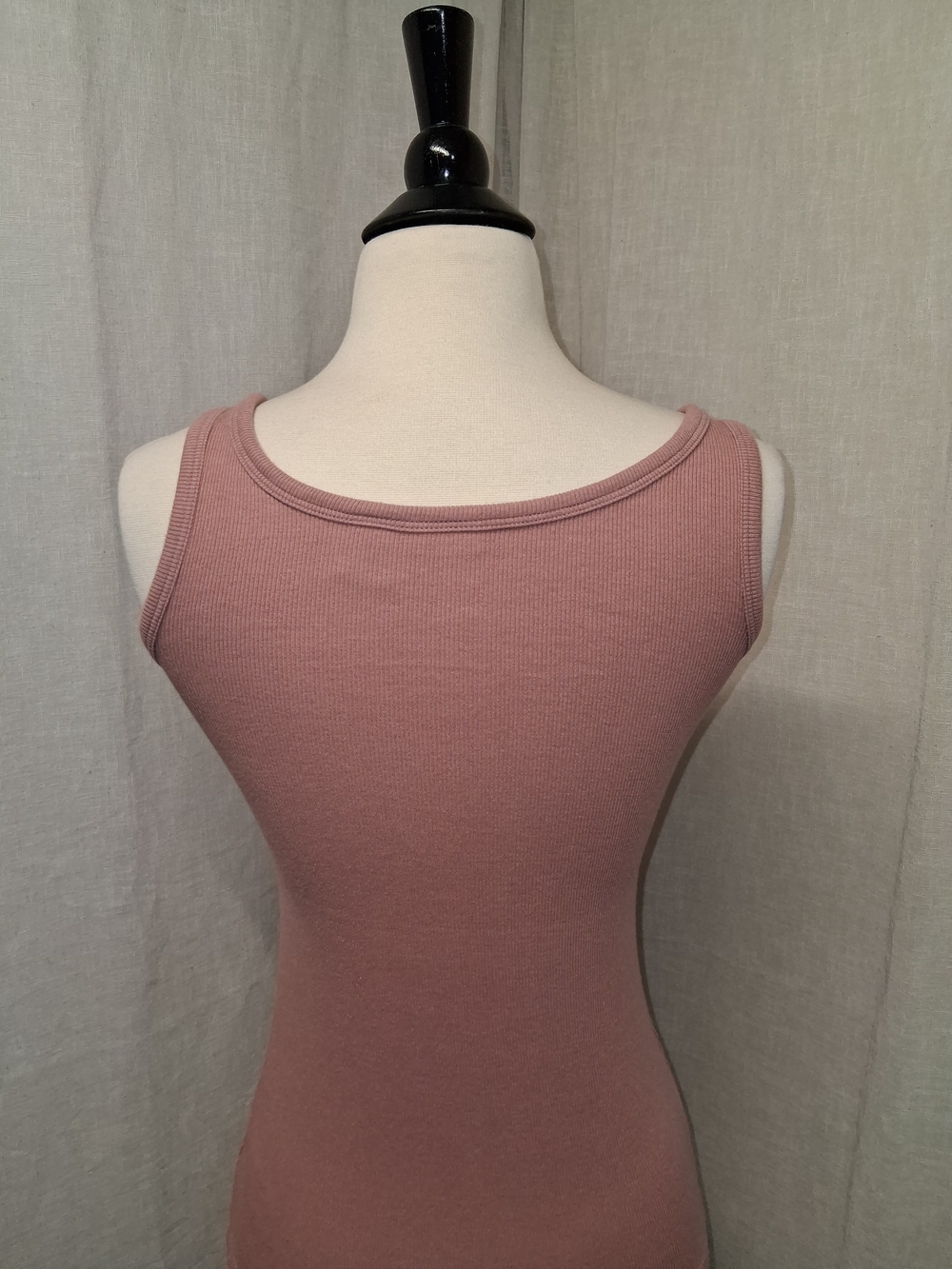 Max Studio Dusty Rose Ribbed Henley Tank - Picture 4 of 6